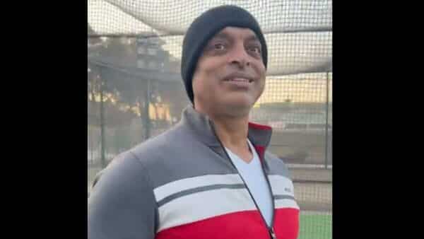 Shoaib Akhtar’s stunned reaction to 99 miles per hour delivery went viral: Watch