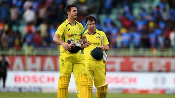 Australia thrash India by 10 wickets, level 3-match ODI series 1-1