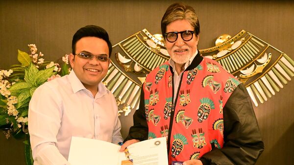 Amitabh Bachchan gets ‘golden ticket’ of Cricket World Cup 2023