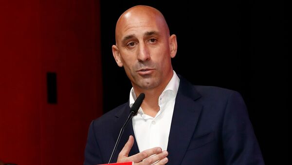 Kiss row: Spanish football federation apologises for ‘unacceptable’ behaviour of boss Luis Rubiales