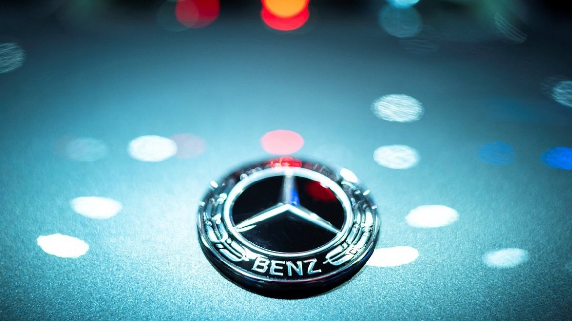 Mercedes-Benz Boasts of In-Car NFT Gallery as Part of MB.OS Revamp